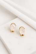 Pendientes dorados con piedra tornasolada