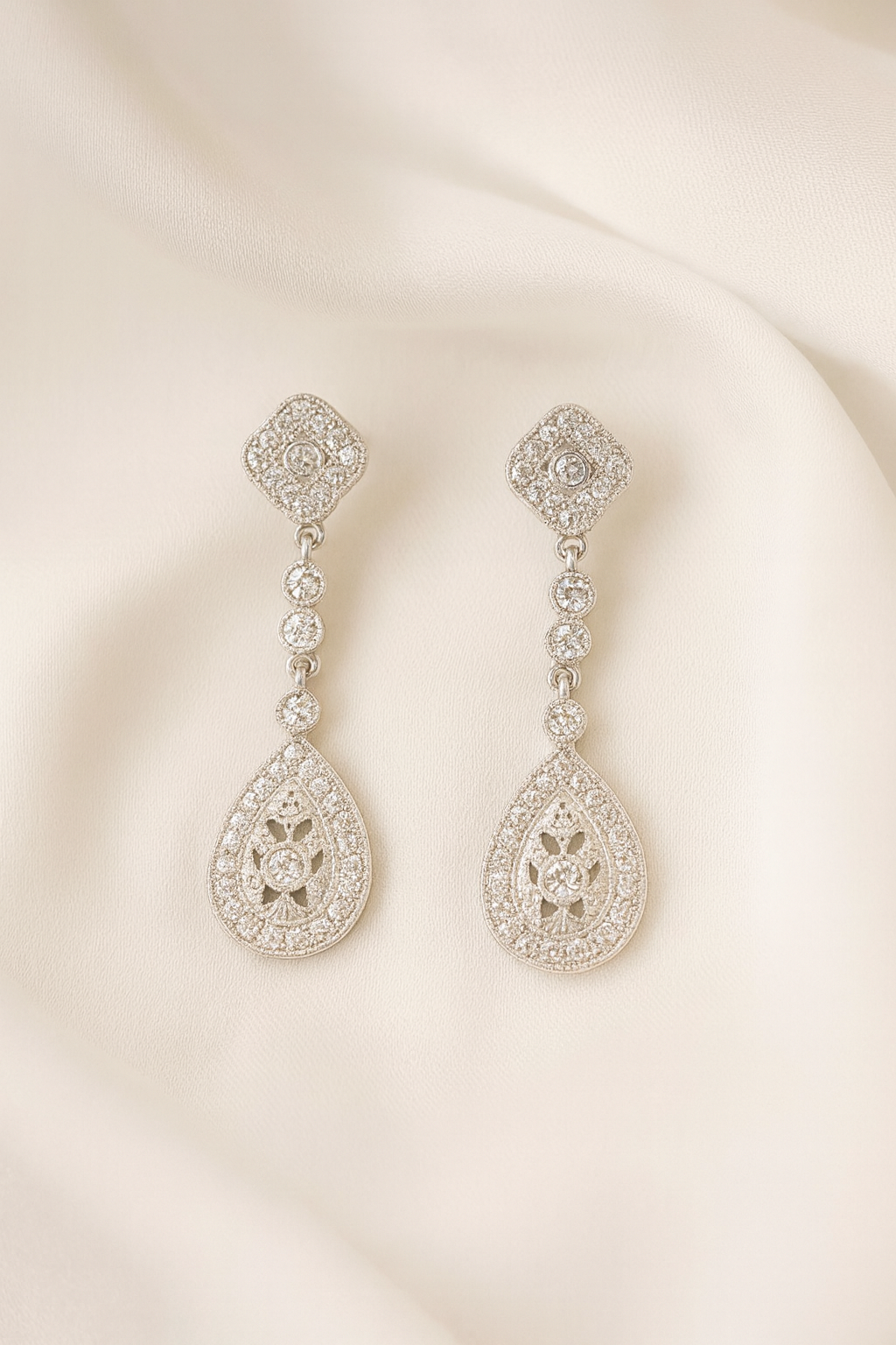 Pendientes de novia lágrima calada