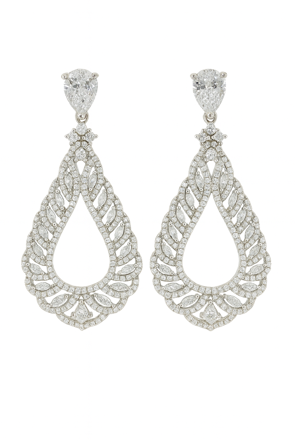 Pendientes de novia largos en lágrima calada