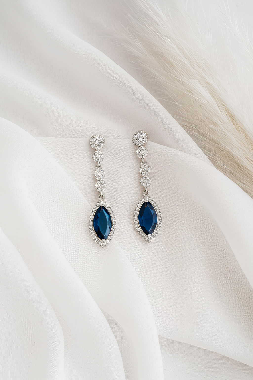 Pendientes de novia largos con piedra azul