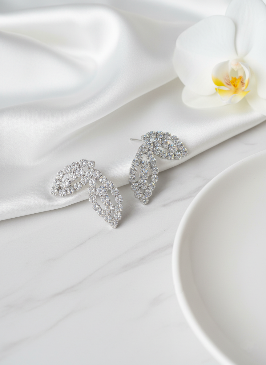 Pendientes de novia plateados con diseño de hojas