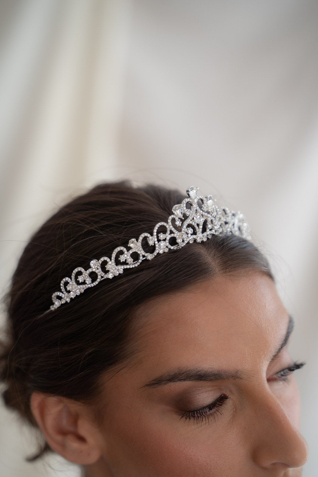 Tiara de novia clásica con cristales