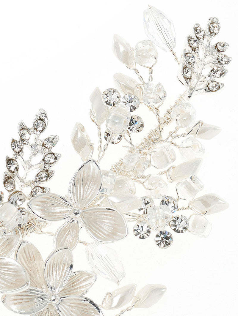 Tocado de novia floral con cristales