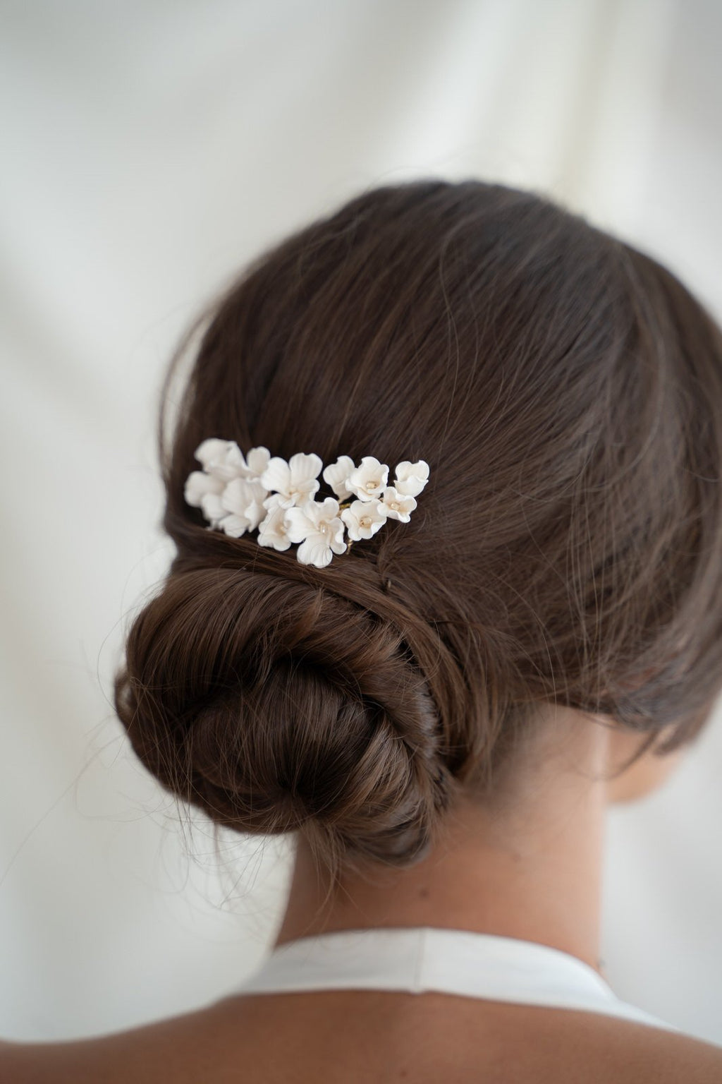 Tocado novia floral en porcelana