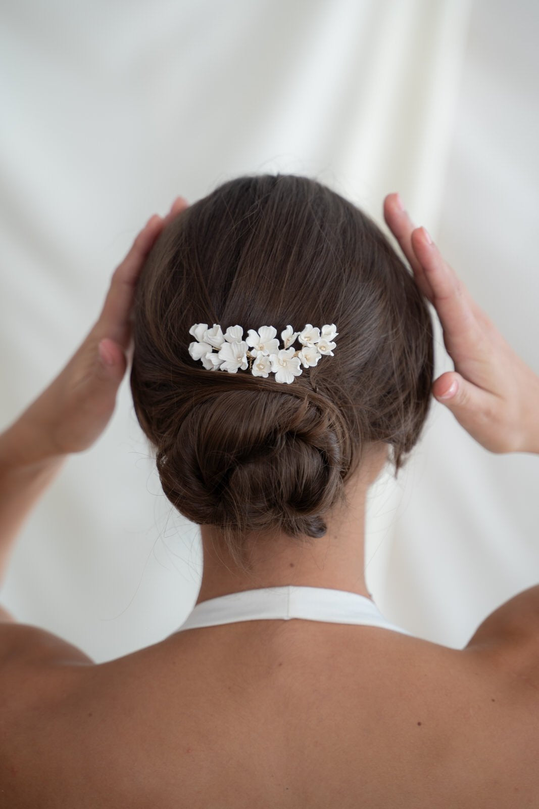 Tocado novia floral en porcelana