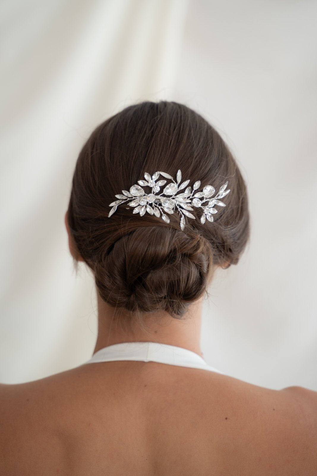 Tocado de novia con hojas de cristal