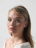 Diadema de novia con rejilla y perlas