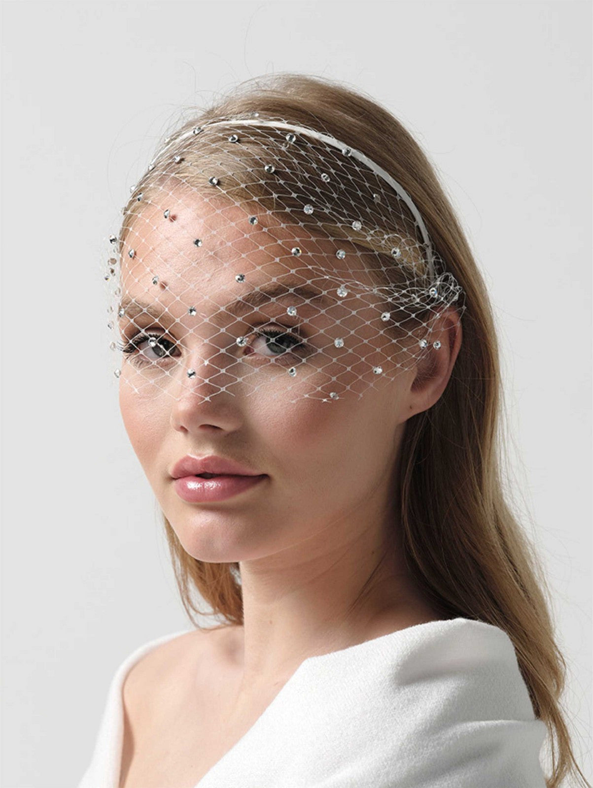 Diadema de novia con rejilla y cristales